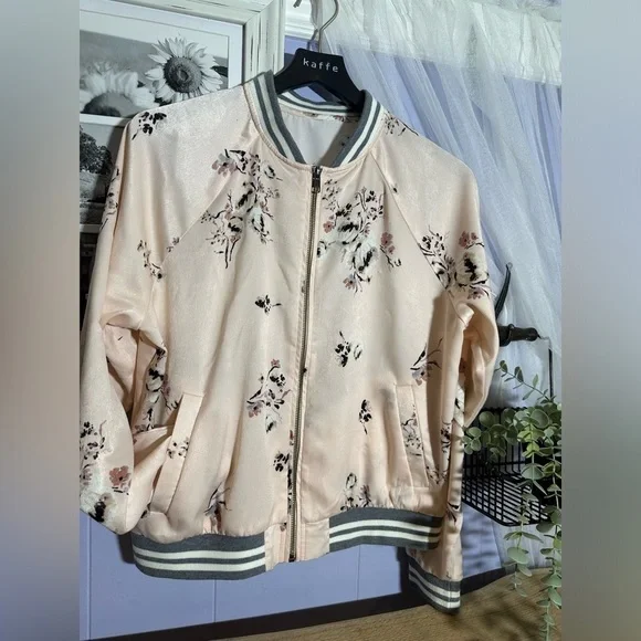 Lightweight jacket - Picture 2 of 3